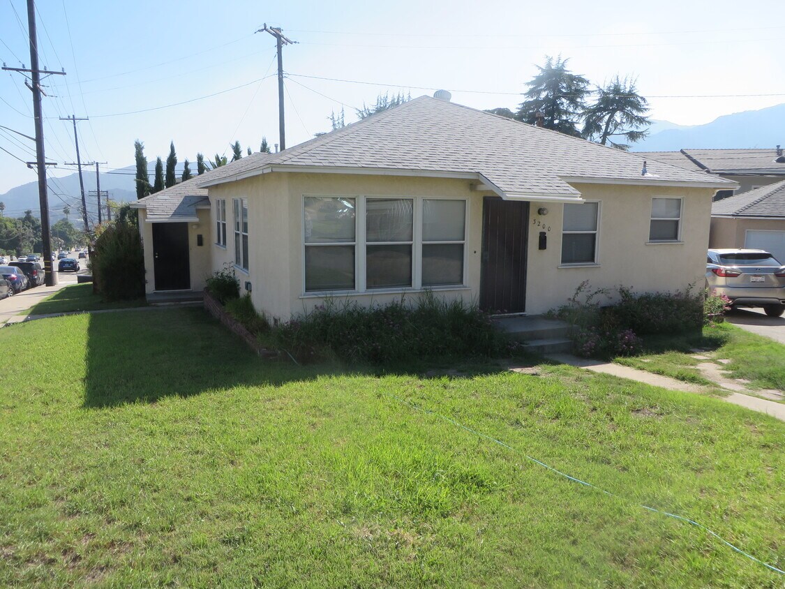 4429 Pennsylvania Ave Unit 1, La CrescentaMontrose, CA 91214