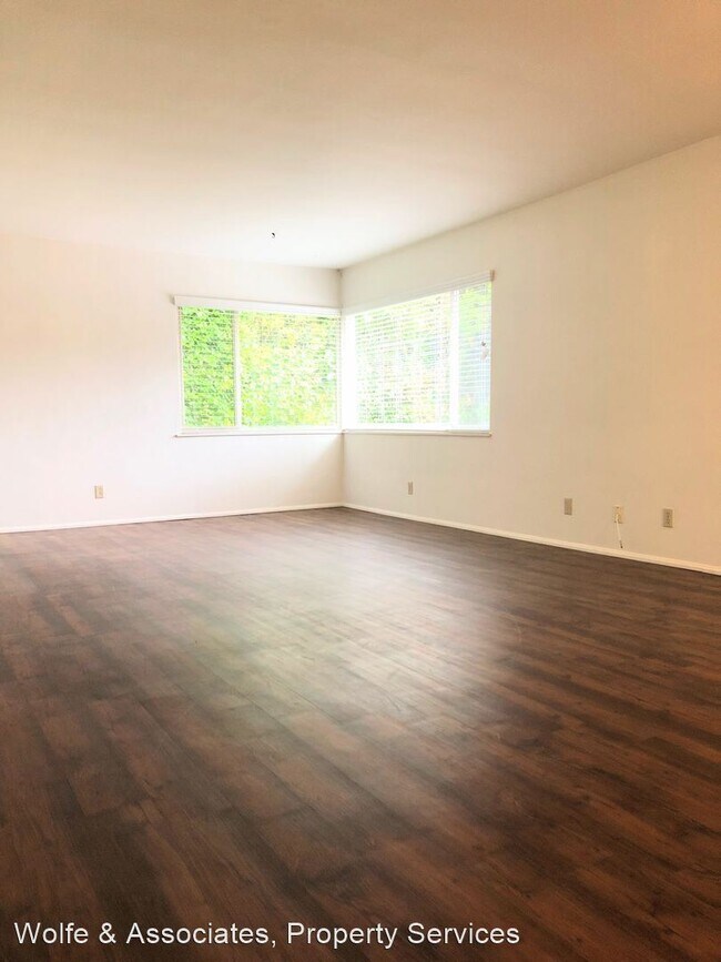 Foto del edificio - 1373 Danielson Rd