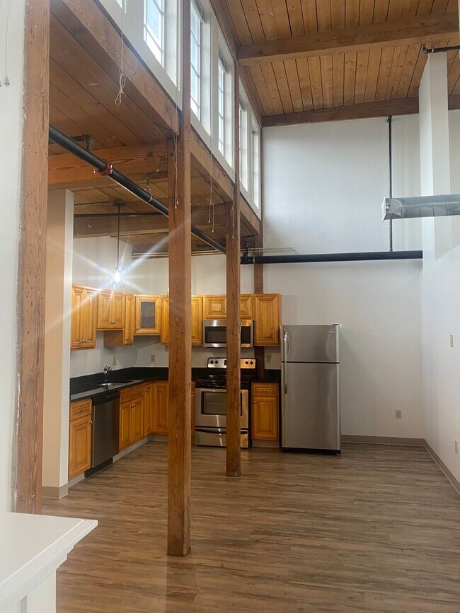 Bostonian Shoe Lofts Apartments in Whitman, MA