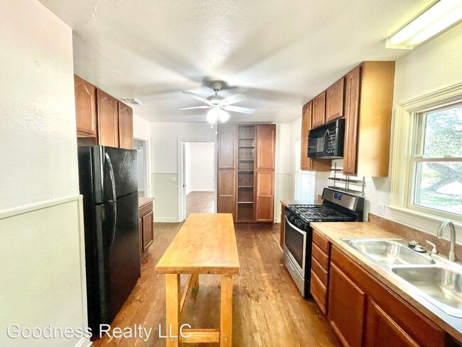 Building Photo - 3 br, 2 bath House - 4415 Merle Drive