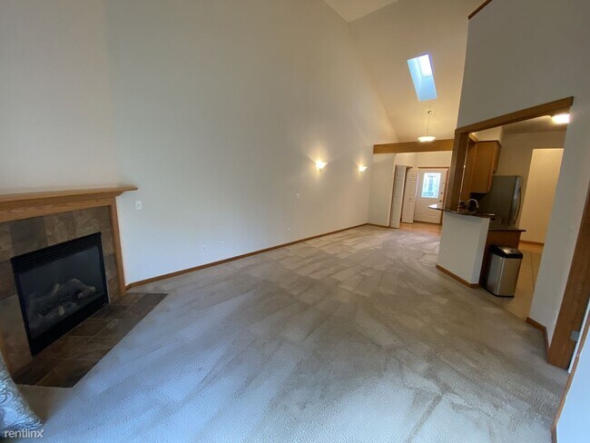 Building Photo - 3 br, 2.5 bath Townhome - 2112 Liberty Hts