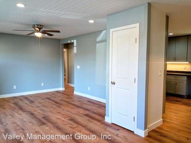 Foto del edificio - 3 br, 2 bath House - 2798 Florence Ave