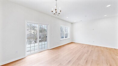 Building Photo - 30 Totter Way
