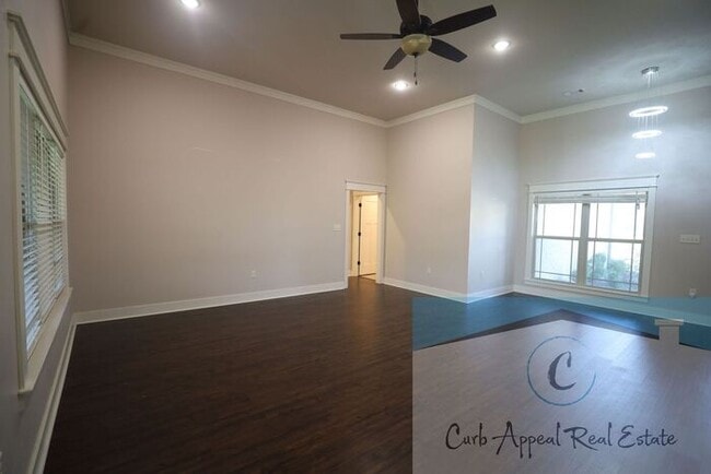 Building Photo - Beautiful 4 bed, 2 bath home - Bridger Par...
