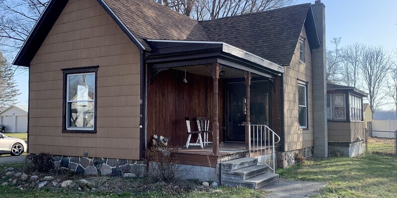 Primary Photo - 630 N Main St