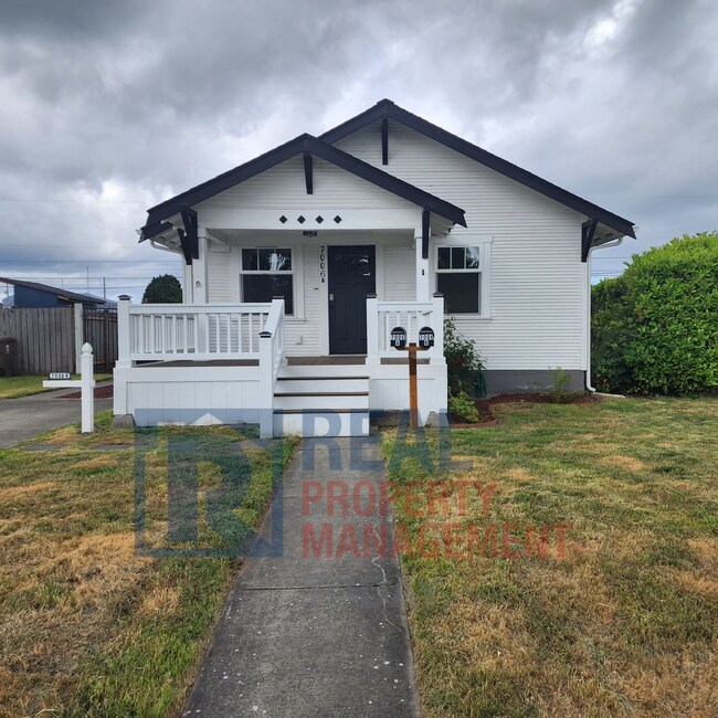 Building Photo - MOVE IN SPECIAL! $400 OFF MOVE IN!