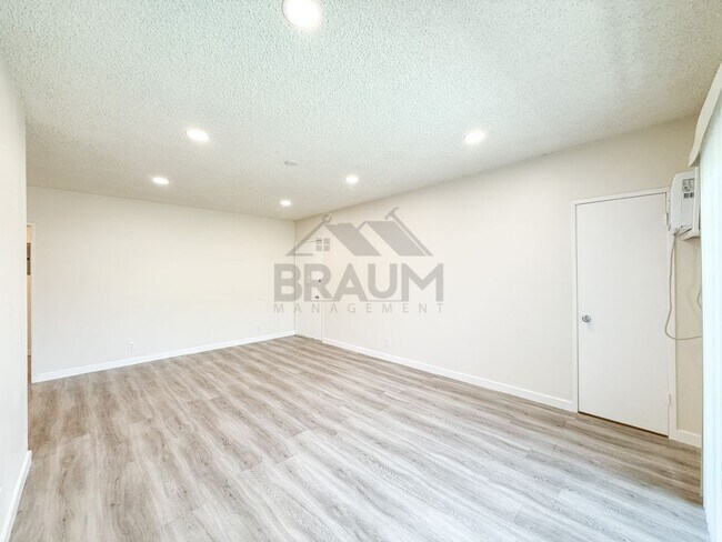 Foto del edificio - 5433 Sepulveda Blvd