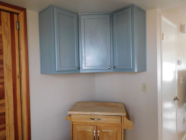 Foto del edificio - Spacious 3bd 2.5ba Quiet location.