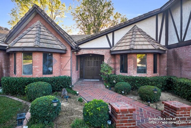 Foto del edificio - 716 Buckingham Dr