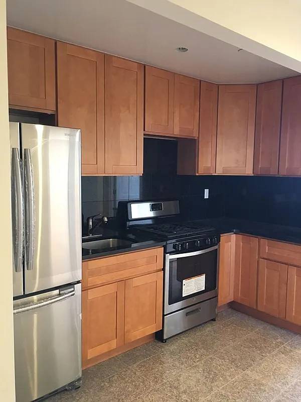 Foto del edificio - 46-25-25 Queens Blvd