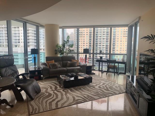 Foto principal - 1331 Brickell Bay Dr