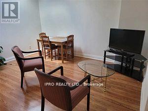 Photo du bâtiment - 1723 Bayview Ave