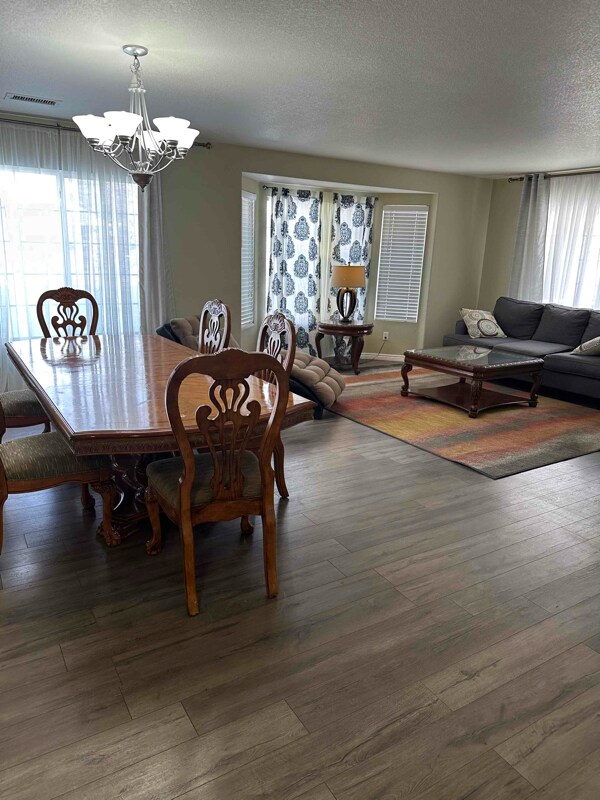 Foto del edificio - 5095 Orleans Ct