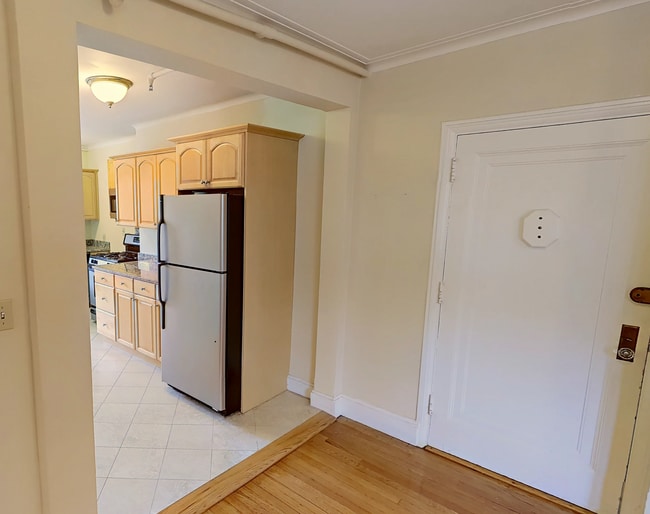 Photo - 1450 Beacon St Townhome