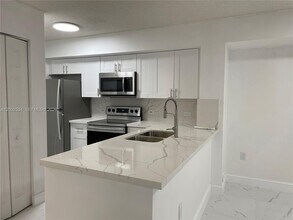 Building Photo - 720 SW 111th Ave