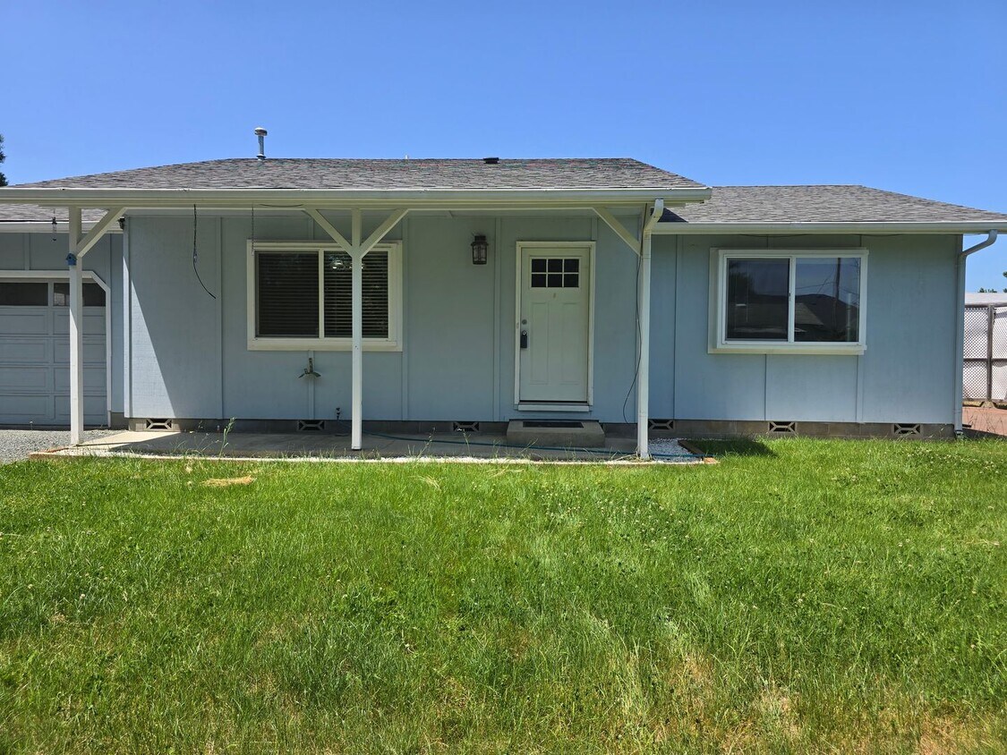 3 bed 1 bath Home for Rent in Grants Pass - 3 bed 1 bath  Home for Rent in Grants Pass