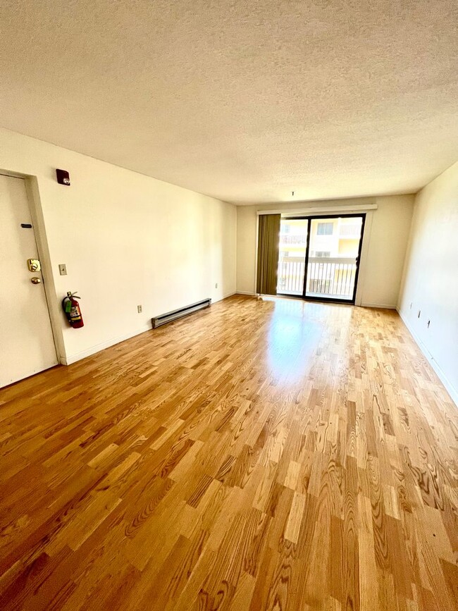 Building Photo - 47 S Williams St