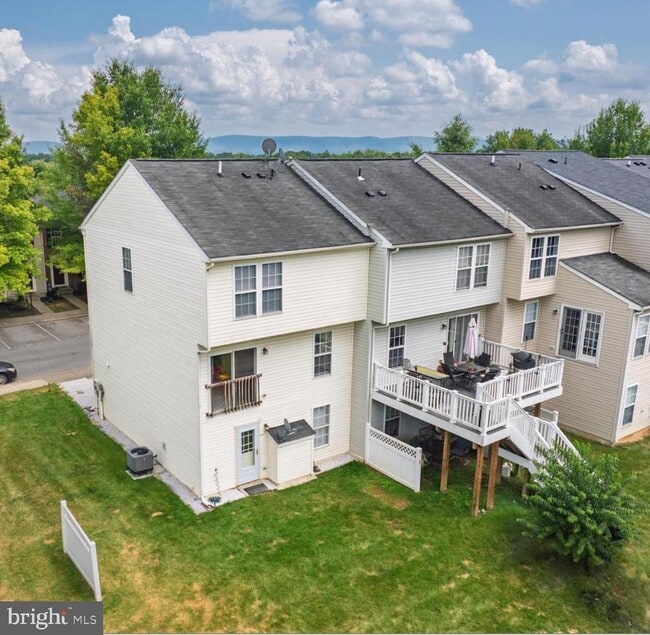 Building Photo - 1337 Steed St