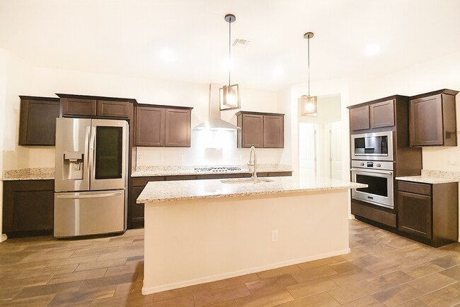 Building Photo - 17296 W Molly Ln