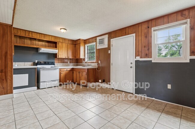 Foto del edificio - 218 Lovelace Rd