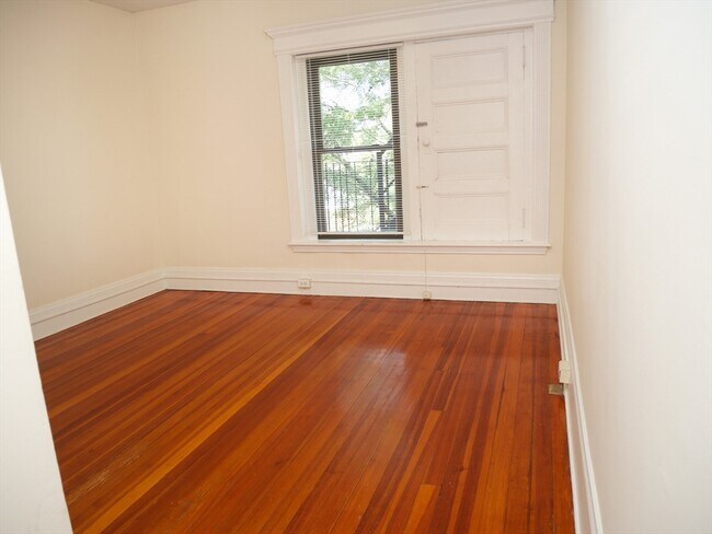 Foto del edificio - 1382 Beacon St