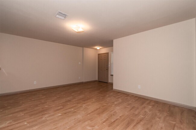 Foto del edificio - 5702 S Brenwood Dr