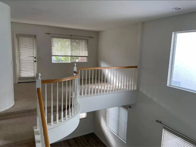 Foto del edificio - 12527 Carmel Canyon Rd