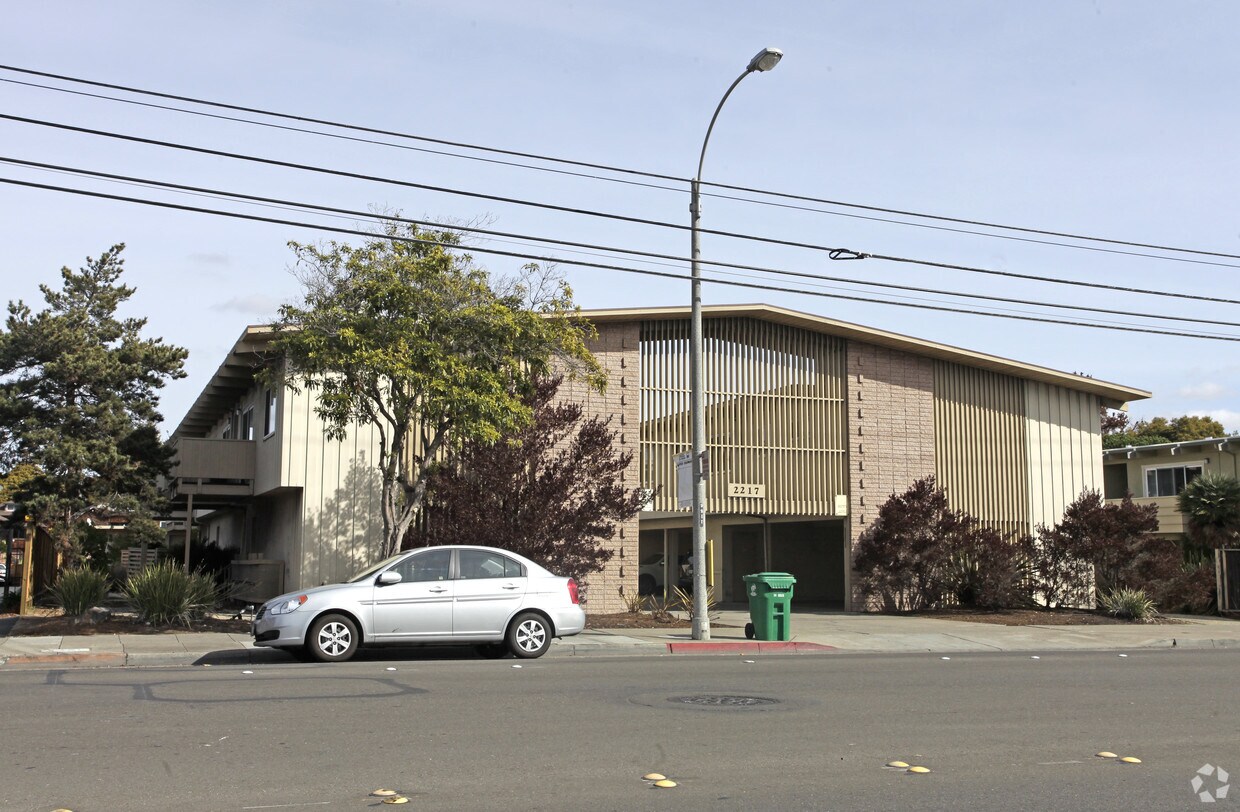 Foto del edificio - 2217 Otis Dr