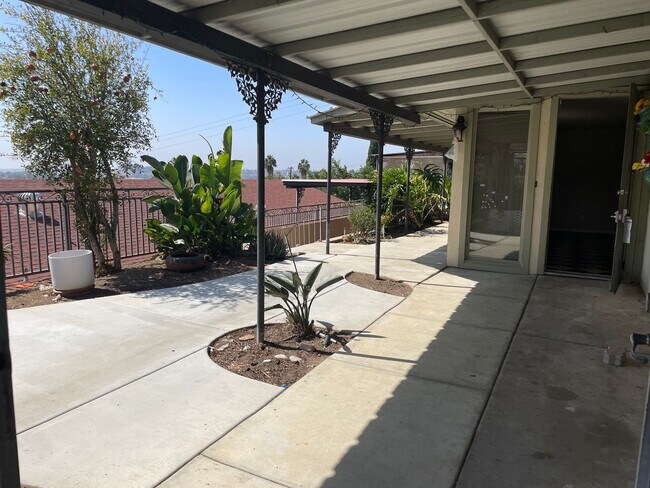 Foto del edificio - 2Bd 2Bth Home with detached studio and pan...