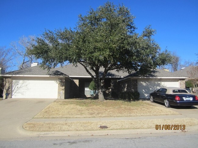 Building Photo - 12015-12037 Leisure Way