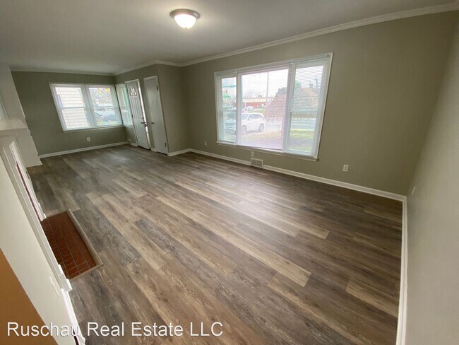Building Photo - 3 br, 1 bath House - 130 E Home Rd