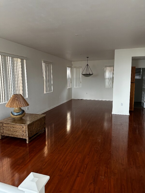 Building Photo - 253 Bay Ridge Dr
