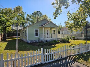 Building Photo - 5118 Pine Ave Building Photo - 5118 Pine Ave