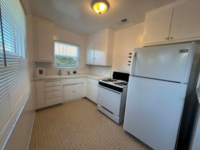 Cocina - 1936 Waltonia Dr