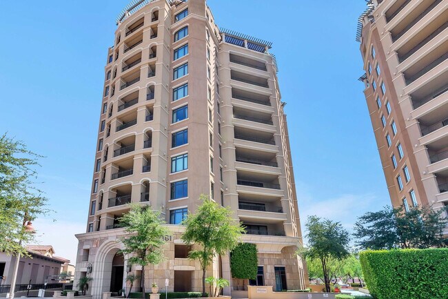 Foto del edificio - 7181 E Camelback Rd