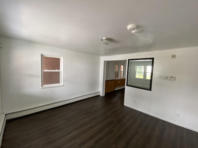 Foto del edificio - 704 Jessop Pl