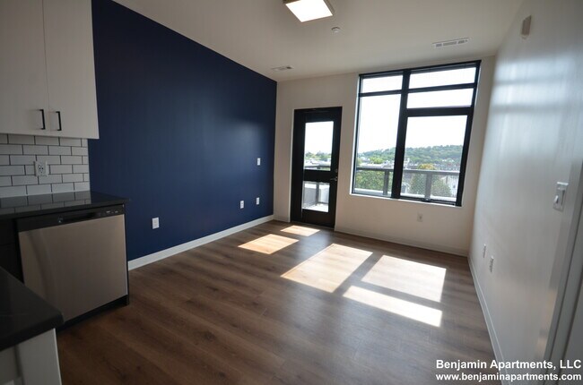 Foto del edificio - 87 Brighton Ave
