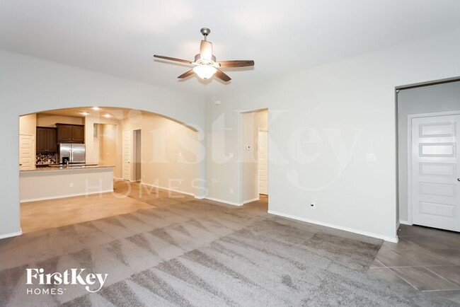 Building Photo - 335 Jolly Ginger Dr