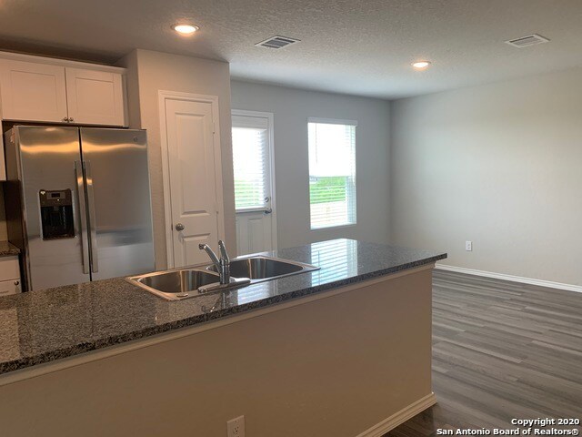 Building Photo - 10418 Midsummer Meadow