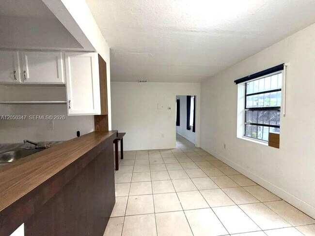Foto del edificio - 800 NW 56th St