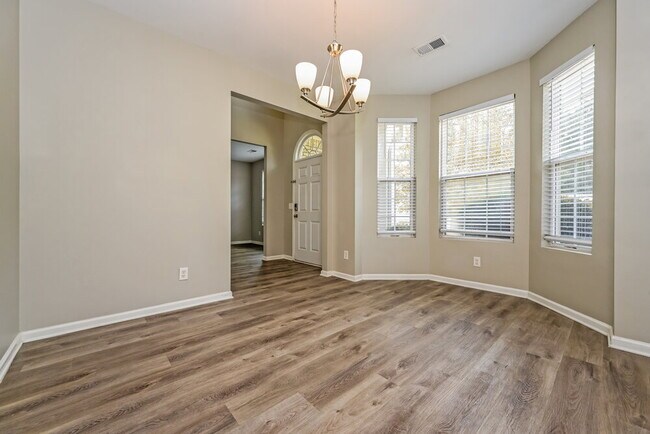Foto del edificio - 298 Summit View Dr