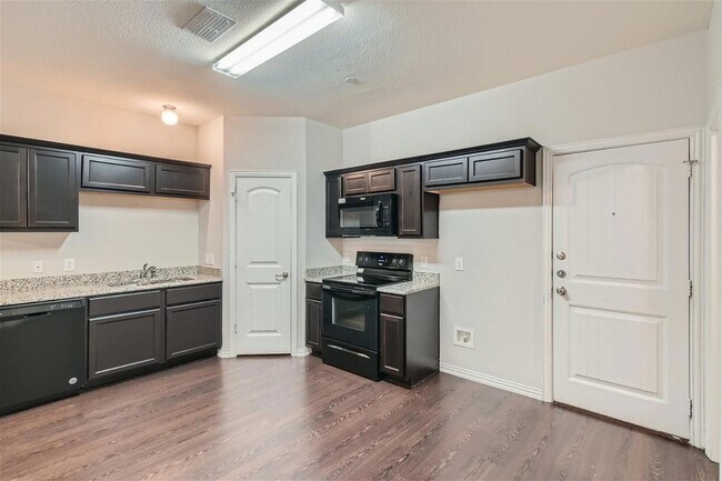 Building Photo - 1336 Lake Crest Lane