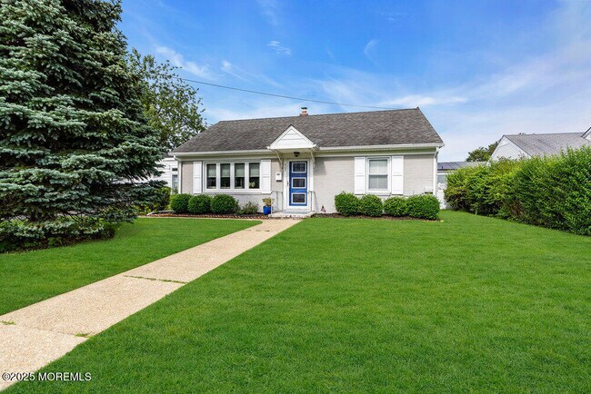 Building Photo - 407 8th Ave