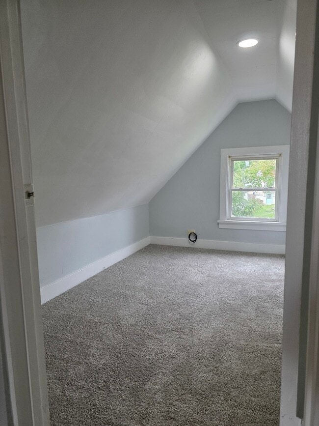 Building Photo - 14 Lincoln Pkwy