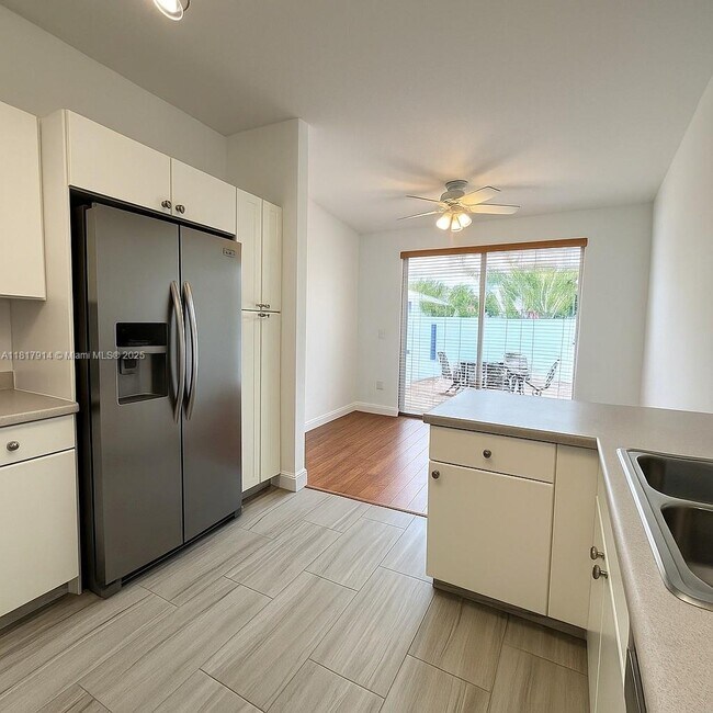 Foto del edificio - 1140 Butternut Ln