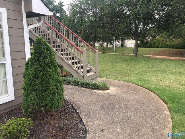 Foto del edificio - 108 Waters Edge Ln