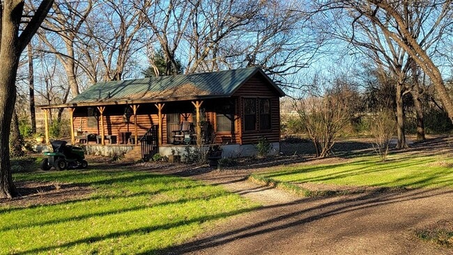 Building Photo - 1645 Karen Dr