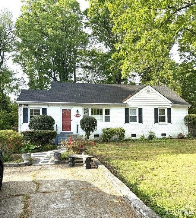 Building Photo - 8709 Avalon Dr