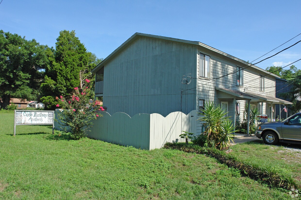 Building Photo - 601-611 63rd Ave