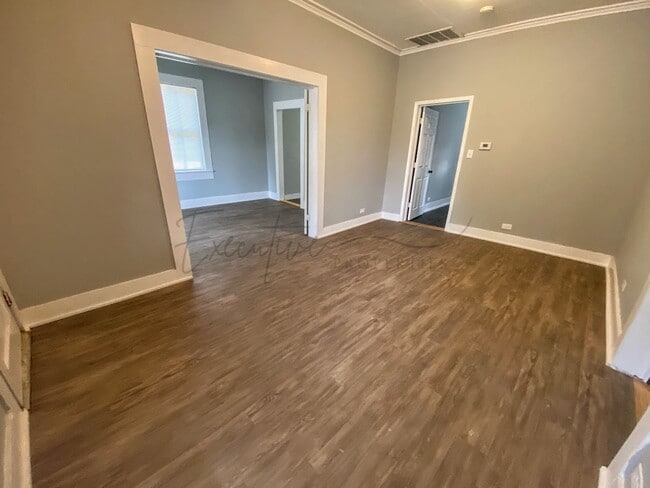 Building Photo - Fully Renovated Historic Home in Downtown ...